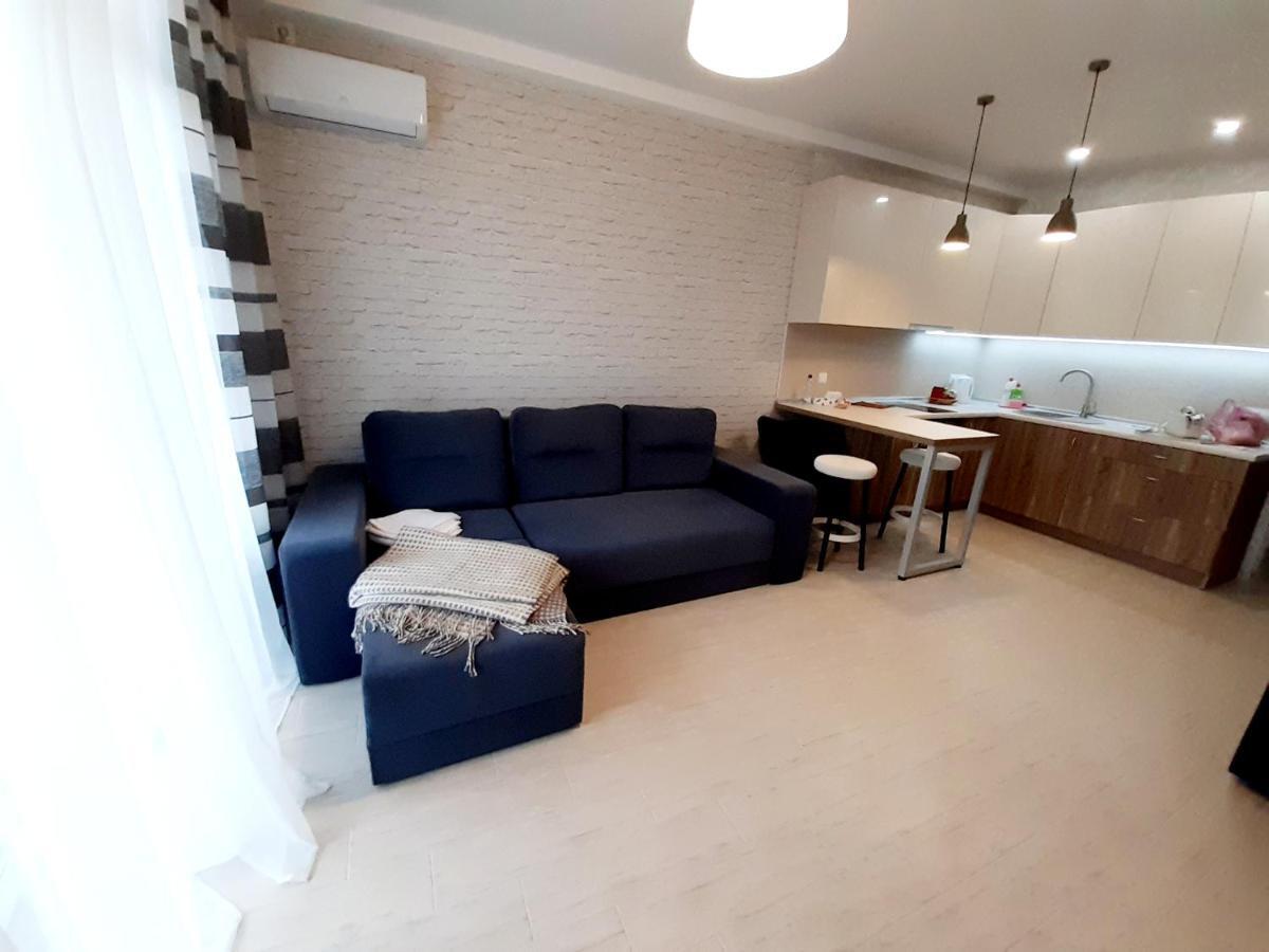 New England Deluxe Apartment Киев Екстериор снимка